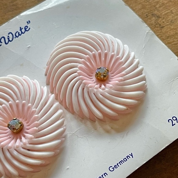 VINTAGE Earrings - Picture 3 of 5